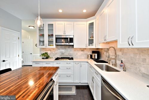 309 Meadow View Ln, Lansdale PA  19446-5932 exterior