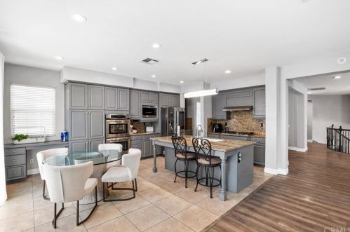 7895 Garden Park St, Chino CA  91708-7659 exterior