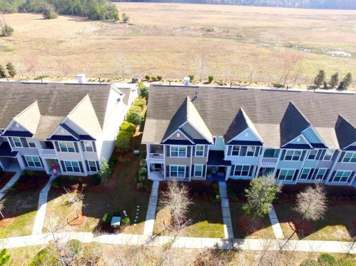 2096 Promenade Ct, Mount Pleasant SC  29466-7231 exterior