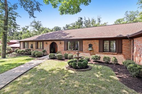 7904 Hickory Hill Ln, Cincinnati, OH 45241-1303