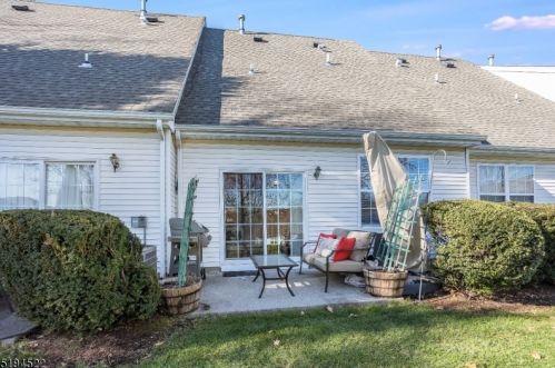 112 Surrey Ct, Nutley NJ  07110-3910 exterior