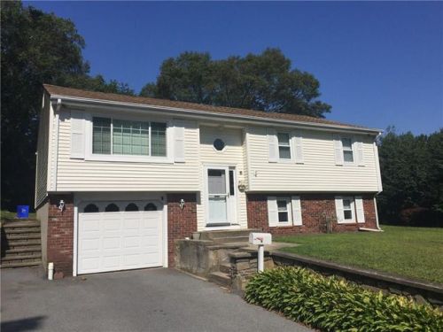 6 Eisenhower St, Coventry, RI 02816-7326