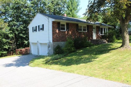 31 Woodland Rd, Highland Mills, NY 10930-2948