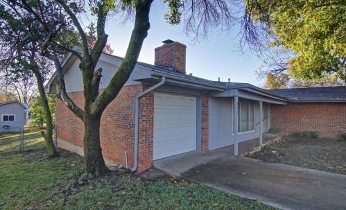 815 Alamo St, Weatherford, TX 76086-2427