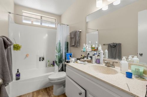 13032 Newhope St, Garden Grove CA  92843-1415 exterior