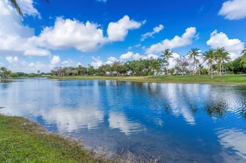 17418 28th Ct, Hollywood, FL 33029-5559