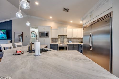 2505 20th Ave, Cape Coral FL  33904-3226 exterior