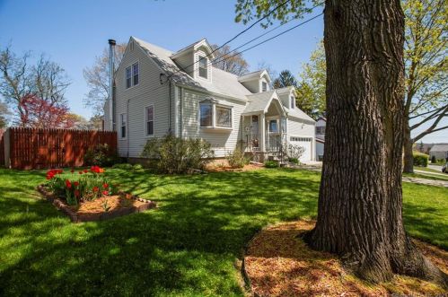 24 Calvert Pl, Bridgeport, CT 06606-3144