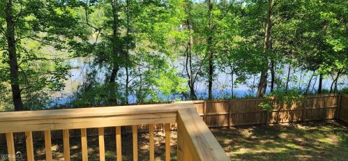 1073 Mainstreet Valley Dr, Stone Mountain GA  30088-2728 exterior