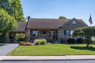 5 Faust Ln, Schoeneck, PA 17578-9598
