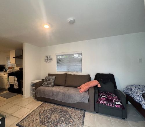 2436 Adriatic Ave, Long Beach CA 90810-3313 exterior