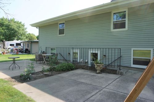 1866 Waterview Ln, Waukesha, WI 53189-7117