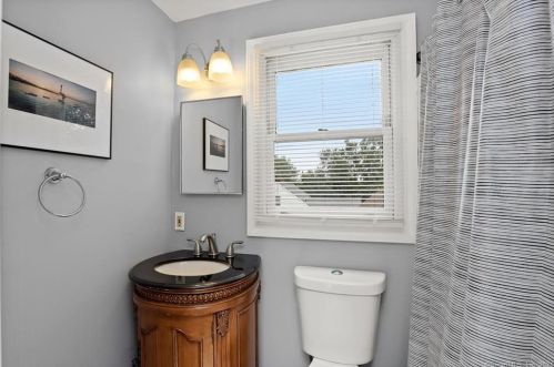 54 Monroe St, Huntington CT  06484-6032 exterior