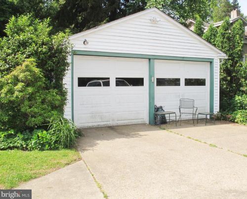 116 Warren St, Beverly, NJ 08010-1347