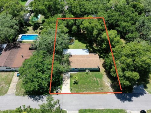 950 Emerson St, Deland, FL 32720-6513