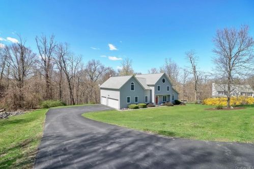 1 Mancini Ct, Cornwall, NY 12518-1046