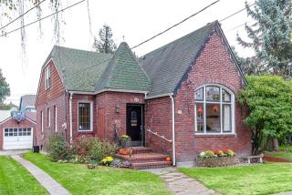 7320 16th Ave, Seattle, WA 98115-5737