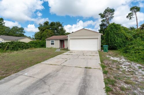646 Sagamore Dr, Deltona, FL 32738-8721