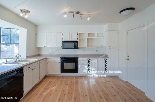 715 Straford Dr, Chandler, AZ 85225-1819