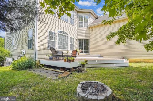 489 Spring St, Herndon, VA 20170-5214