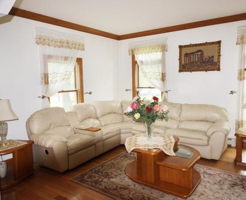 246 Shore Rd, Lyme, CT 06371-2033
