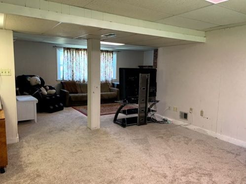 12 Burning Tree Rd, Natick MA  01760-3245 exterior