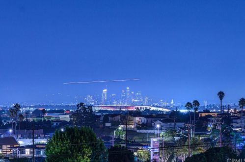 513 Dianthus St, Manhattan Beach CA  90266-6720 exterior