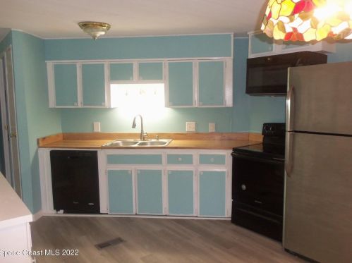 854 Laurel Cir, Sebastian FL  32976-7395 exterior