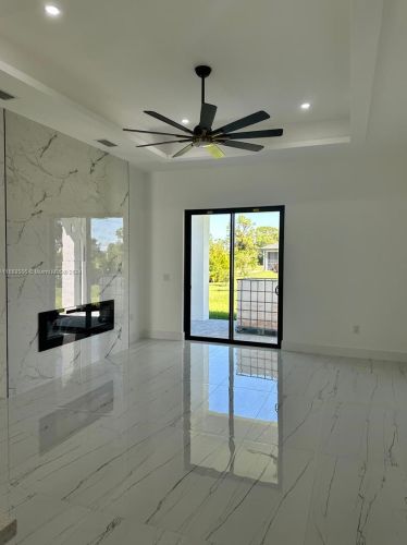 4137 38th Pl, Cape Coral, FL 33993-7422