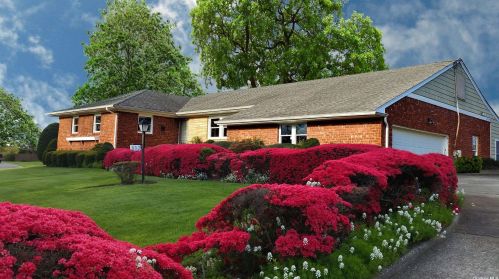 802 Aberdeen Rd, Bayshore, NY 11706-7709