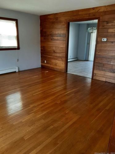 36 Marcel St, Bridgeport, CT 06606-2207
