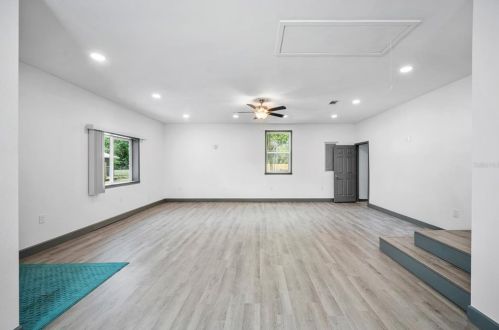 8544 Pinecone Dr, Lakeland FL  33809-1674 exterior