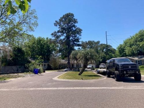 1133 Island View Dr, Mount Pleasant SC  29464-4263 exterior