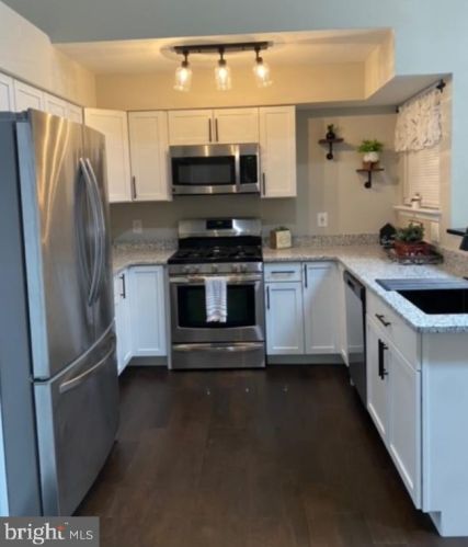 1244 Tristram Cir, West Deptford NJ  08051-2247 exterior