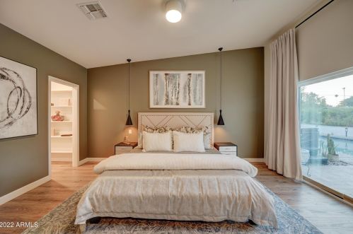 7814 11th Ave, Phoenix AZ  85021-7113 exterior