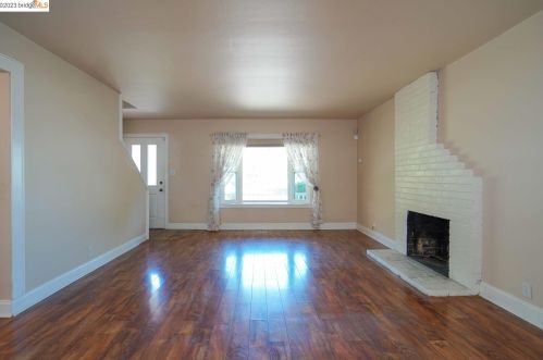 2322 Olinda Ct, Pinole CA  exterior