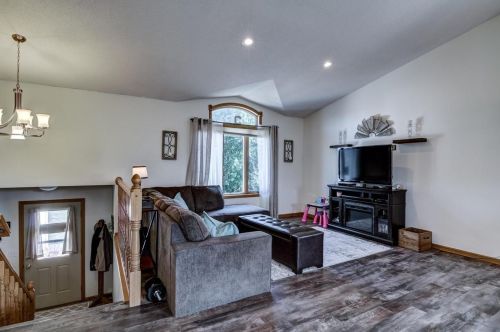 819 247th St, East Farmington, WI 54020-4340