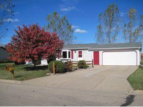 206 Riverview Dr, Manawa, WI 54949-9519