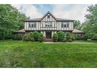 865 Daniels Farm Rd, Bridgeport, CT 06611-2601