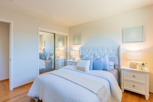 1069 Homestead Rd, Sunnyvale CA  94087-5156 exterior