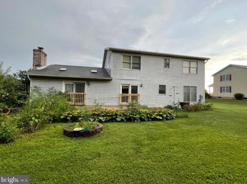 303 Forrest Ave, Shrewsbury, PA 17361-1332