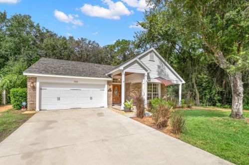 5627 Essex Ct, Palm Harbor, FL 34685-3136