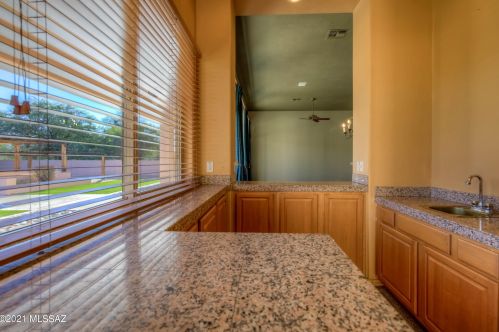 2570 Castle Rock Dr, Tucson AZ exterior