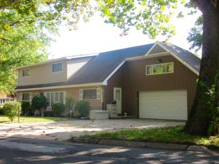 380 Shaler Blvd, Ridgefield, NJ 07657-2532