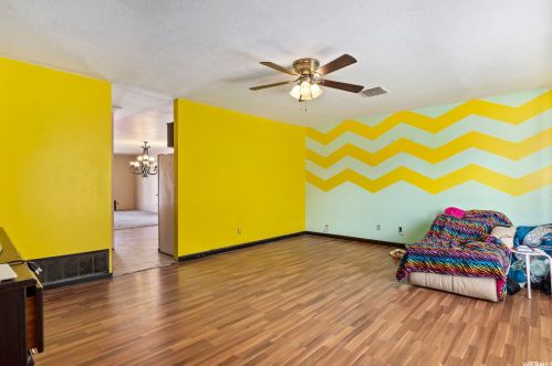 1536 800, Clearfield, UT 84015-1438