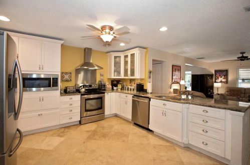 5608 26th Ave, Saint Petersburg, FL 33707-5211