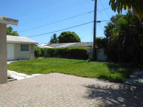 502 Congress Ave, West Palm Beach FL  33401-2904 exterior