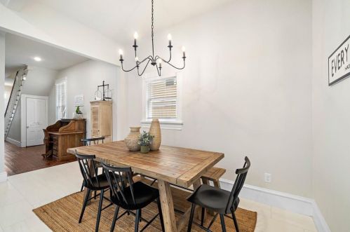 1021 Sealy St, Galveston TX 77550-3813 exterior