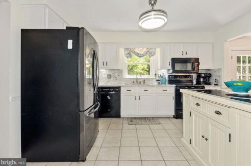 1311 Cold Harbor Ct, Herndon VA 20170-2018 exterior