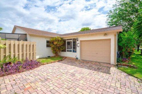 5255 Minto Rd, Boynton Beach, FL 33472-1205